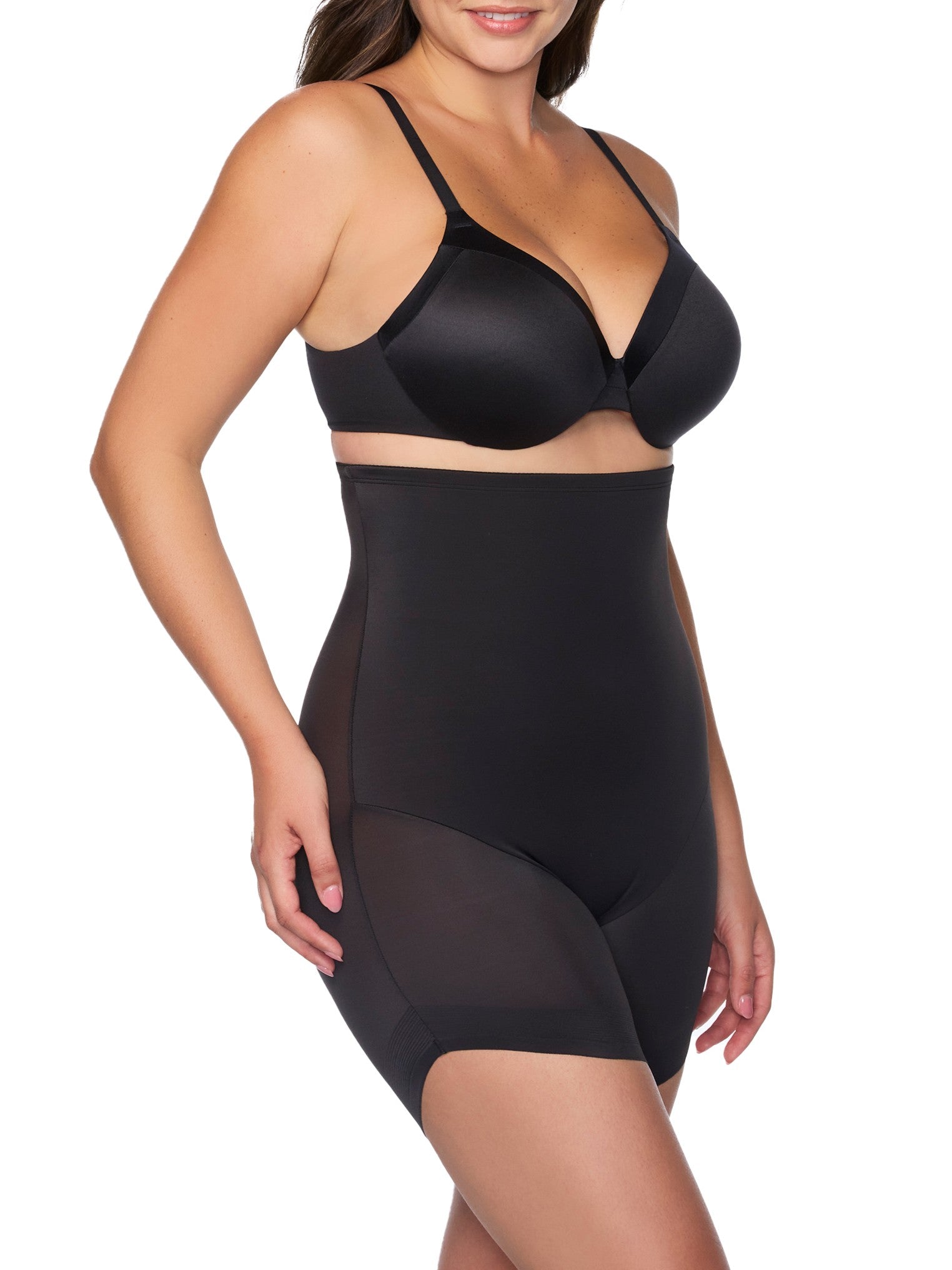 Kurze Hose mit hohem Bund, schrägem Saum und formgebendem Schnitt